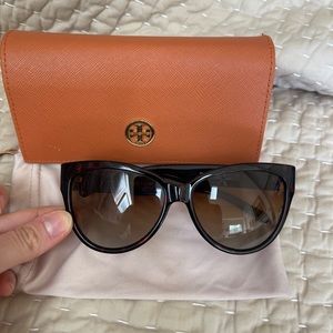 Tory Burch sunglasses in a great condition cat eye 👁️ 🕶️
